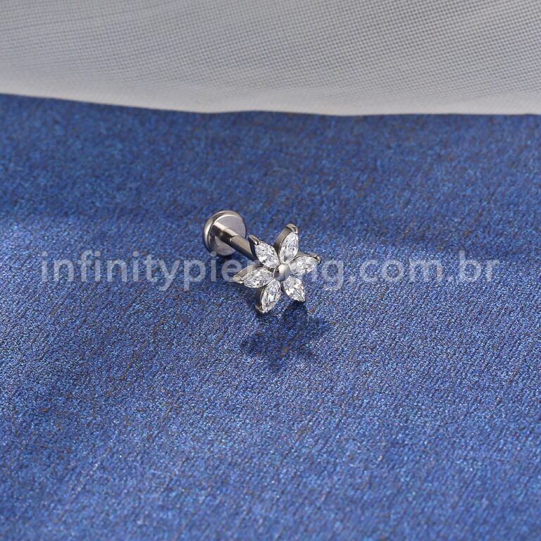 Piercing Labret Titânio Flor Zircônia Cravejada