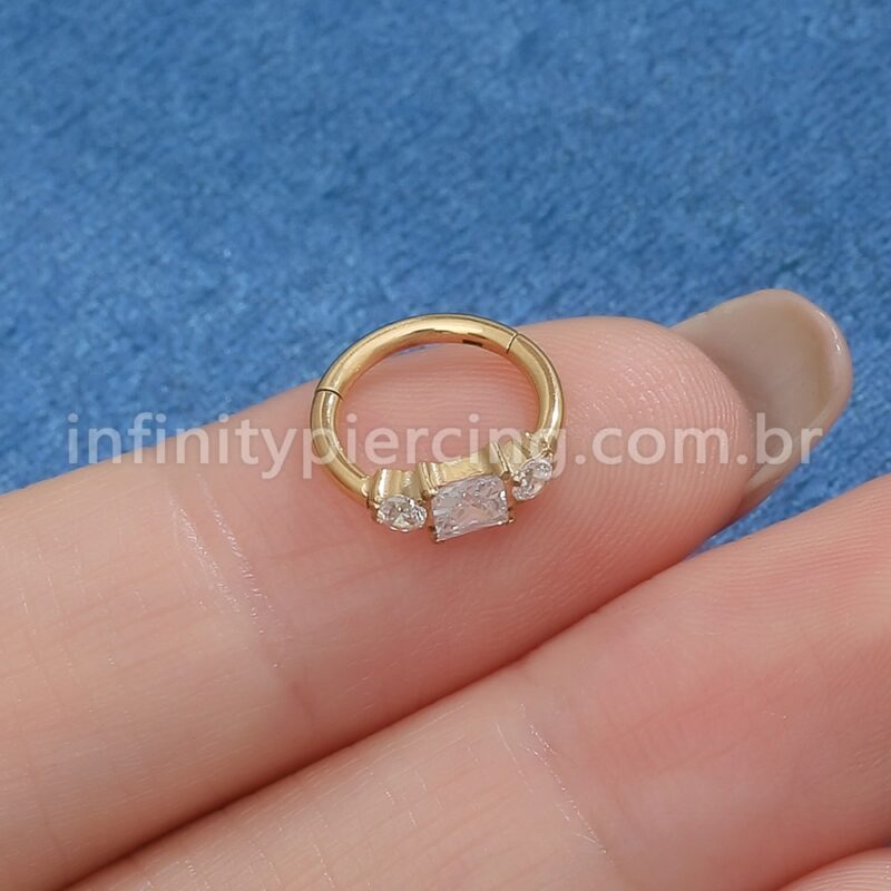 Piercing Argola Titânio Segmento Articulado Quadrado/Redondo Zircônias Cravejadas