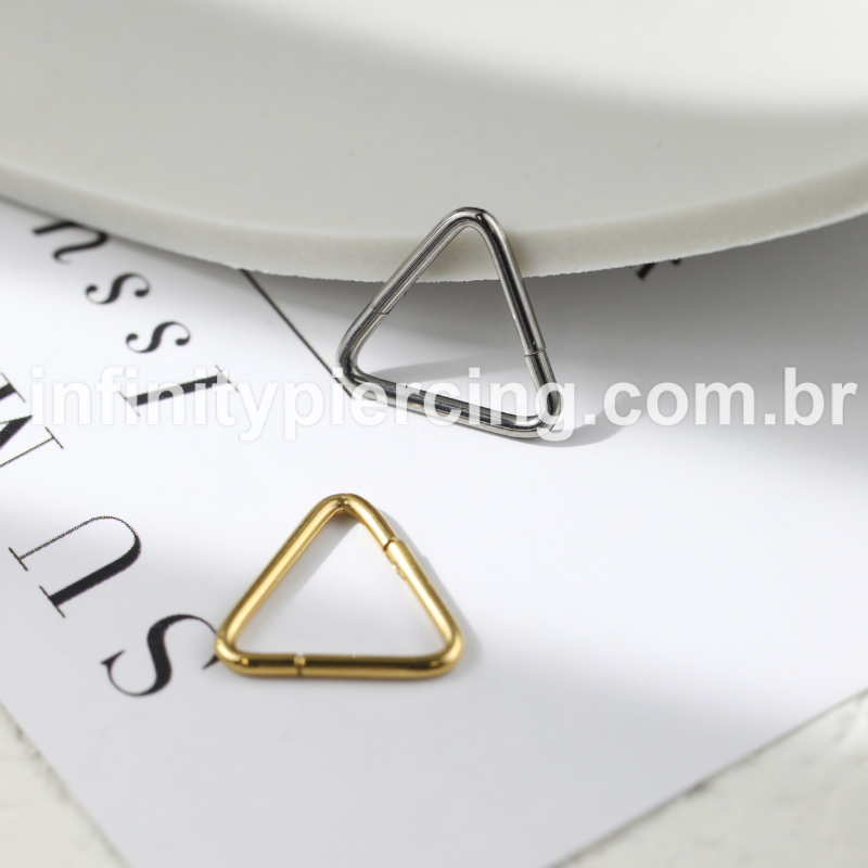 Piercing Argola Titânio Triângulo