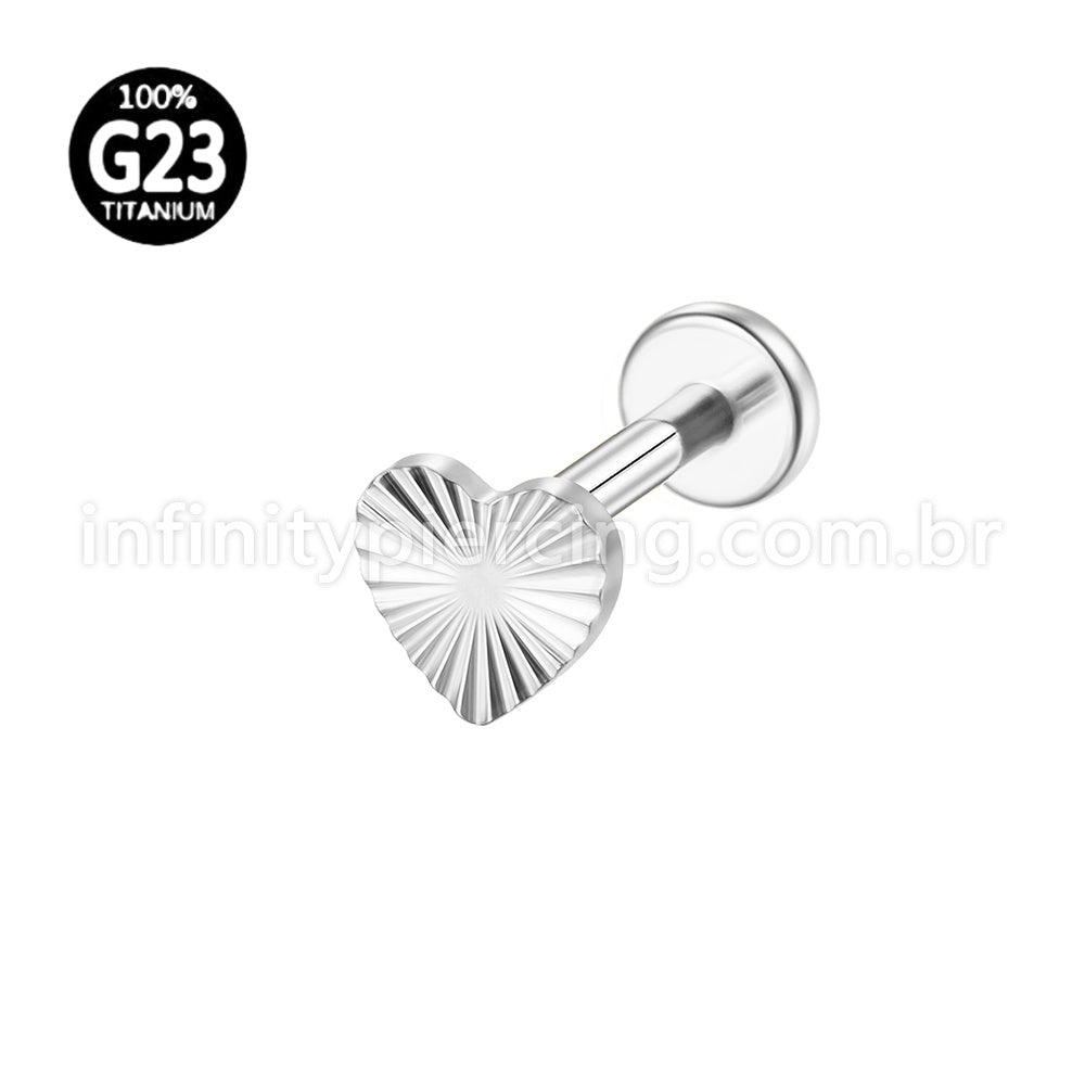 Piercing Labret Titânio Coração Detalhado