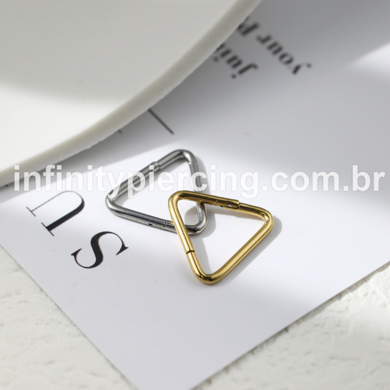 Piercing Argola Titânio Triângulo