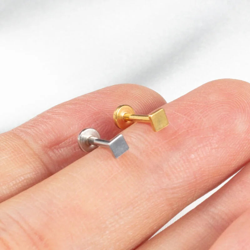 Piercing Labret Aço Cirúrgico Quadrado Rosca Interna