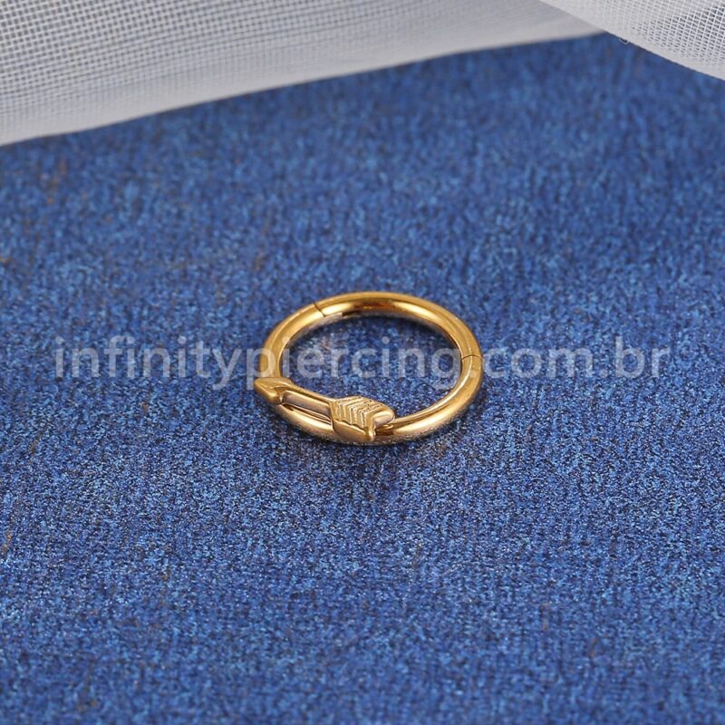 Piercing Argola Titânio Flecha