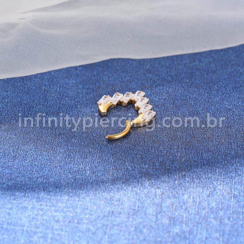 Piercing Argola Titânio Detalhes Retangulares Zircônia Cravejada