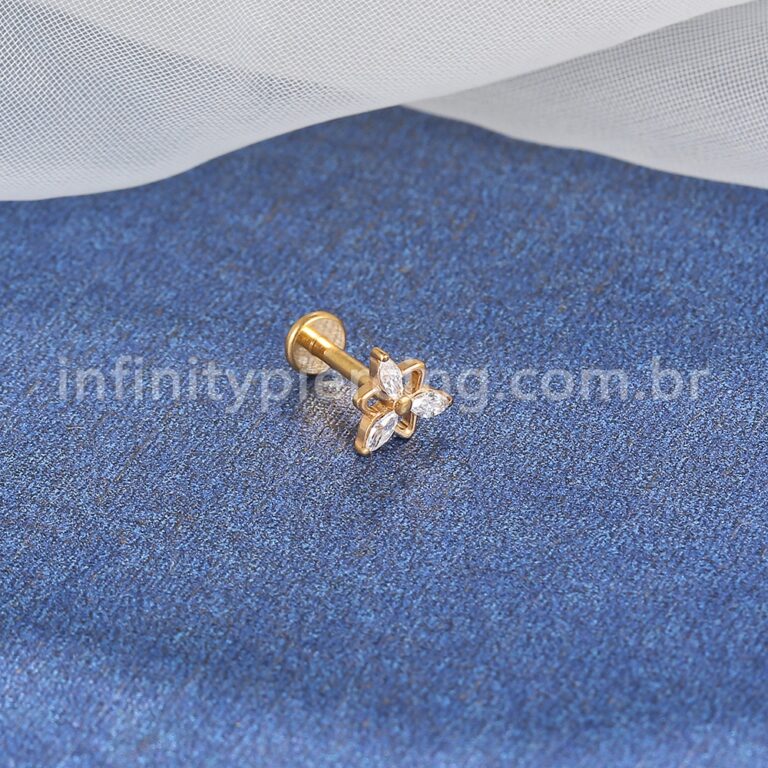 Piercing Labret Titânio Triangulo/Trinity Zircônias Cravejadas