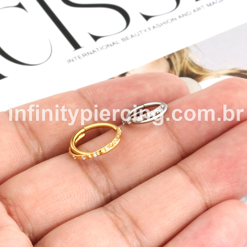 Piercing Argola Titânio Segmento Articulado Transpassada Zircônia Detalhada