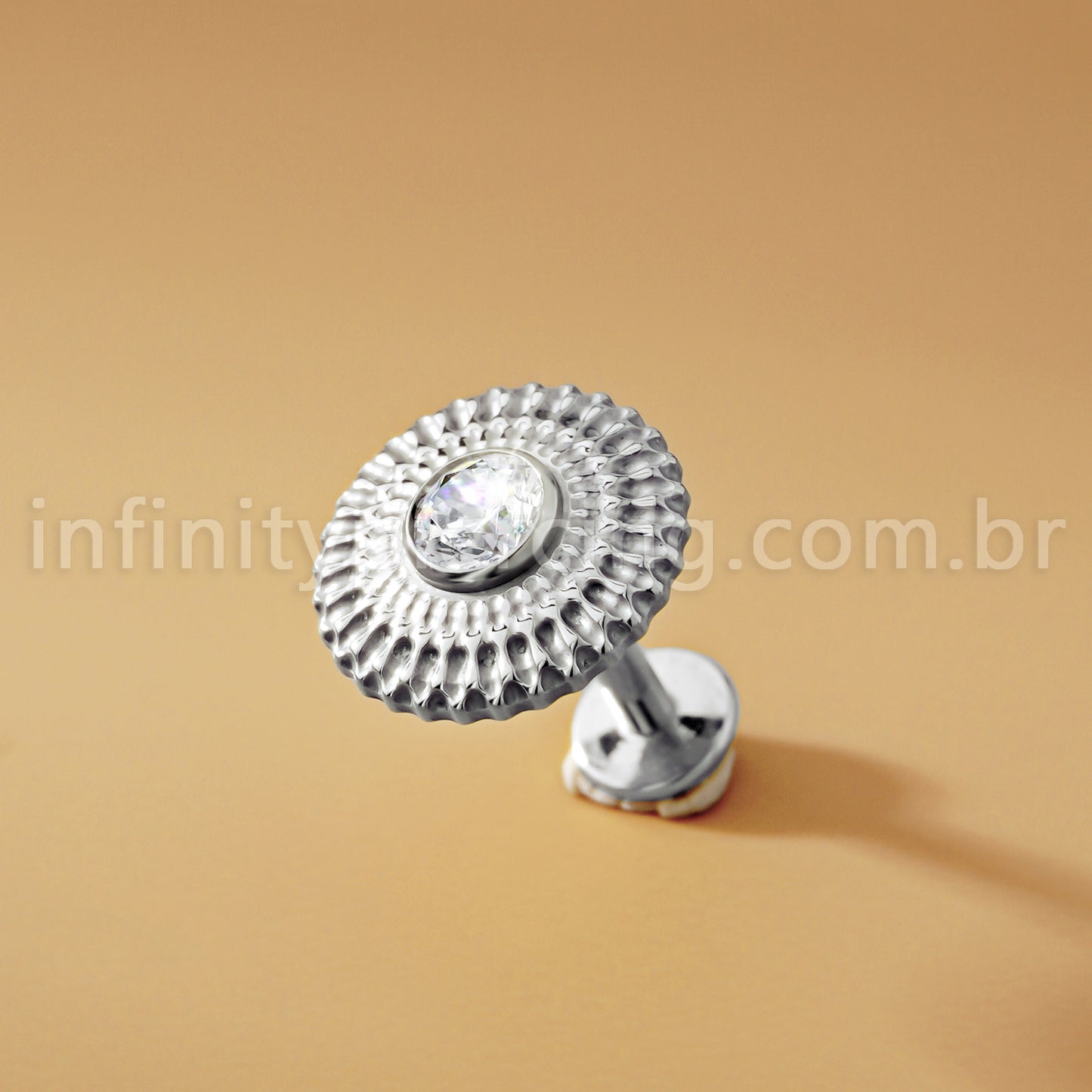 Piercing Labret Titânio Redondo Detalhado