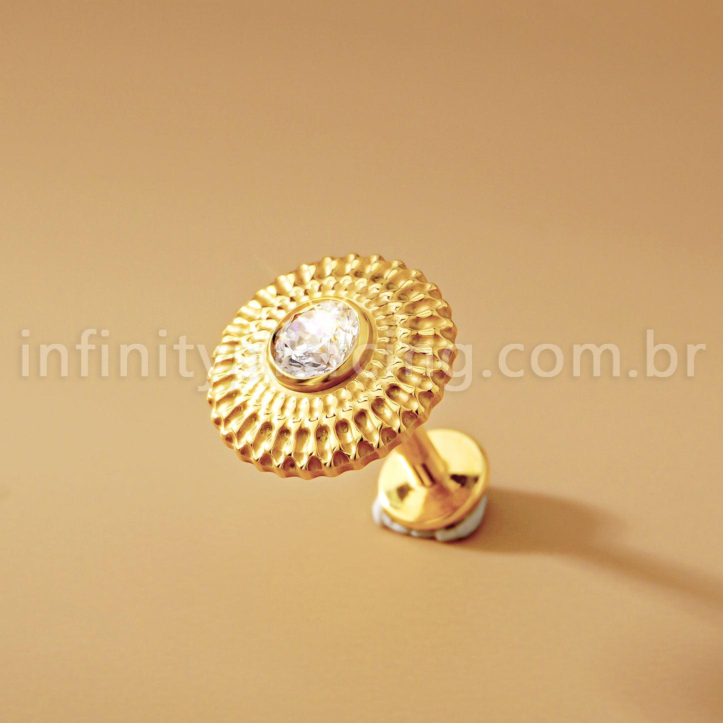 Piercing Labret Titânio Redondo Detalhado