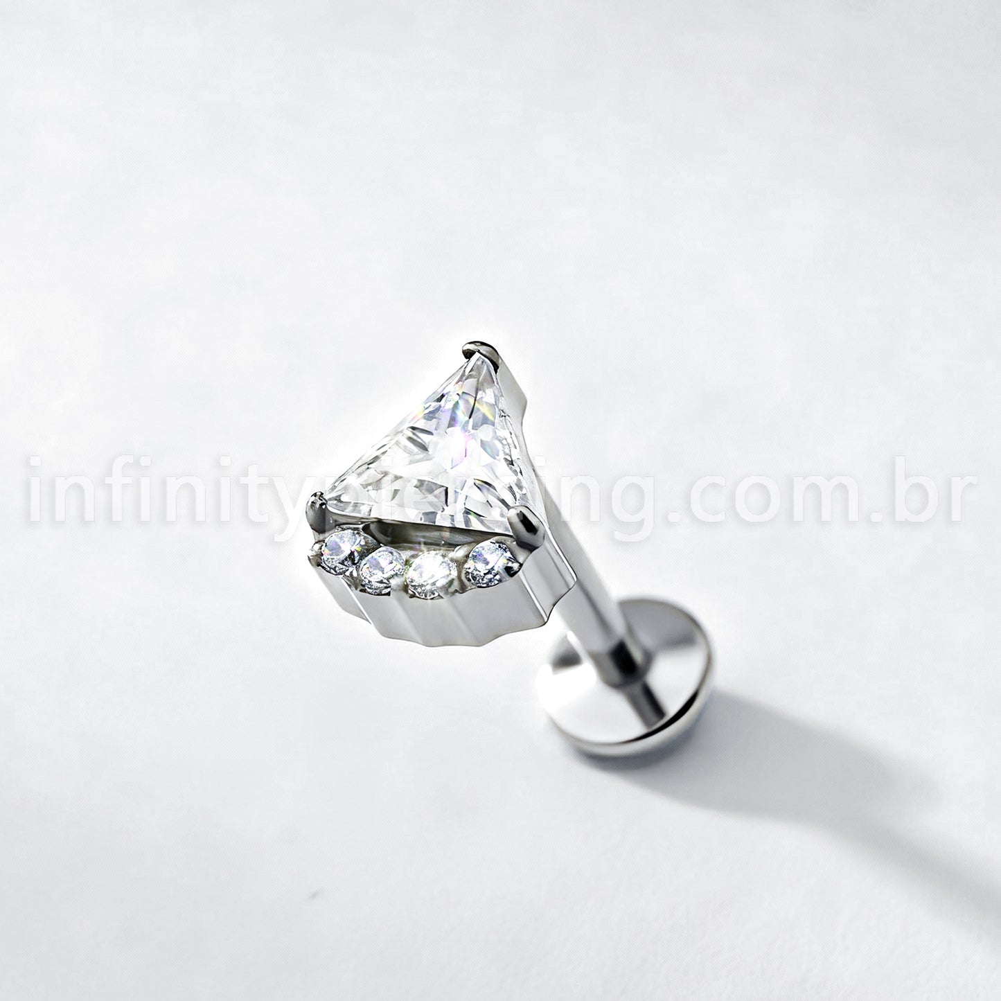 Piercing Labret Titânio Triangulo Zircônia Cravejada