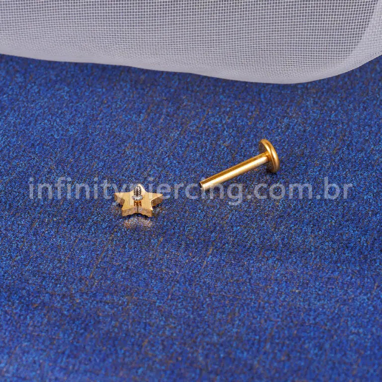 Piercing Labret Titânio Estrela Detalhado