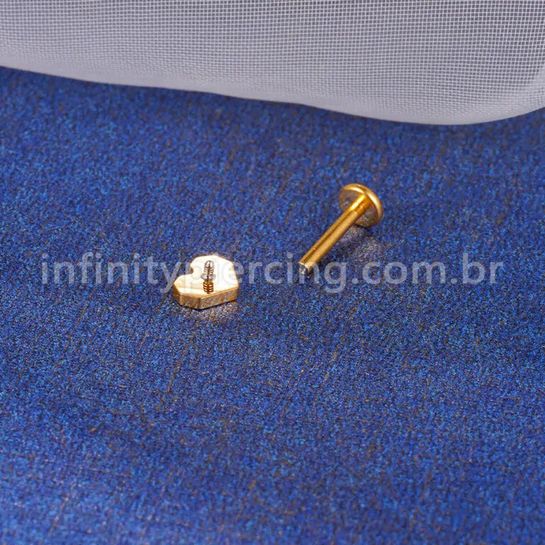 Piercing Labret Titânio Coração Listrado Diagonal