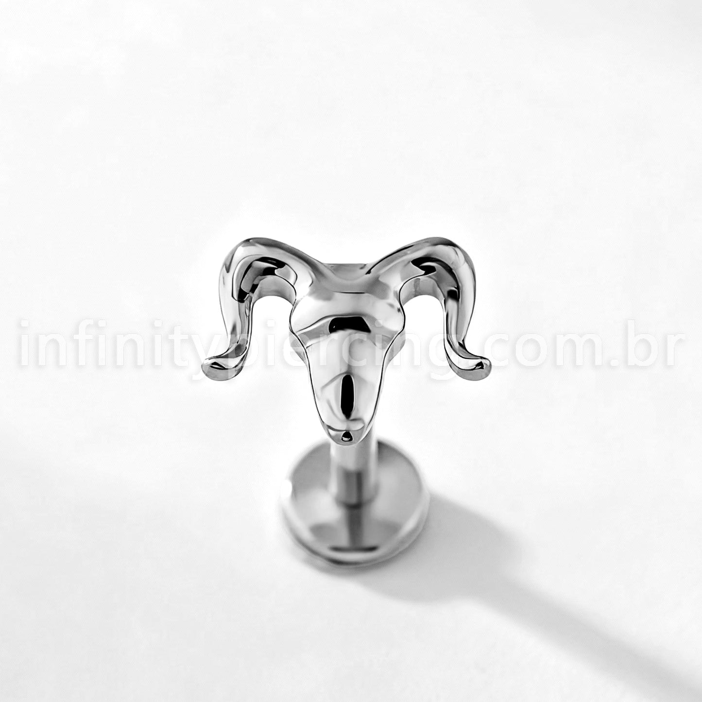 Piercing Labret Titânio Carneiro