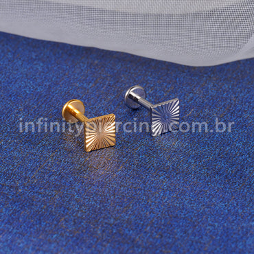 Piercing Labret Titânio Quadrado Detalhado