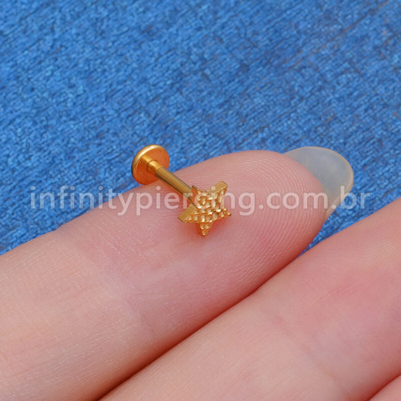 Piercing Labret Titânio Estrela Detalhado