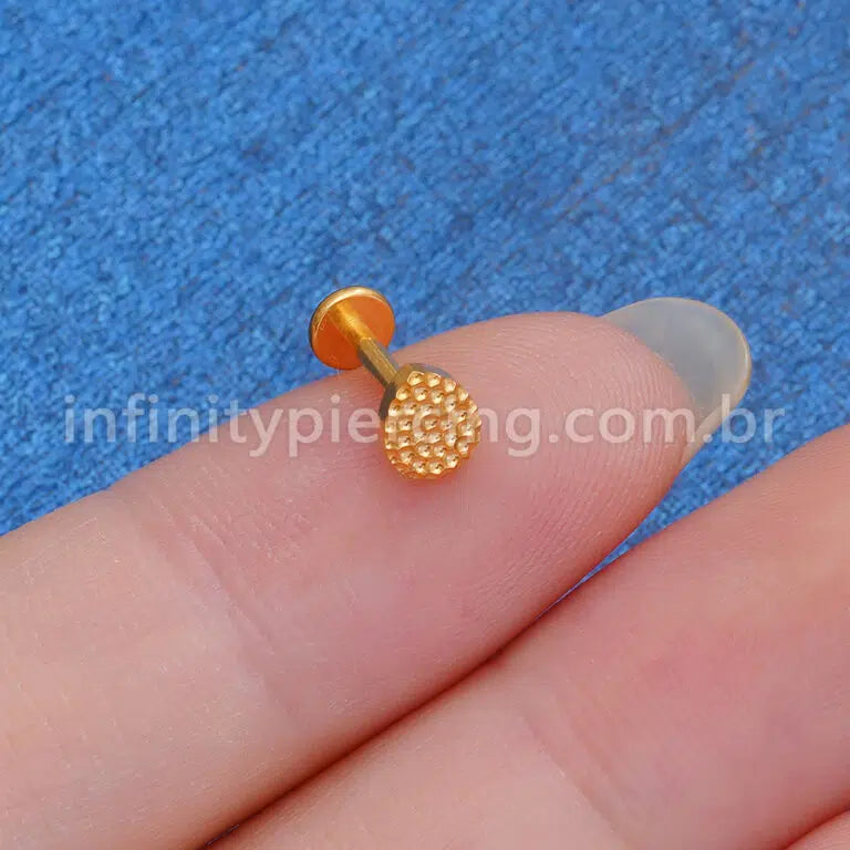 Piercing Labret Titânio Gota Detalhado
