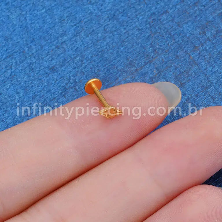 Piercing Labret Titânio Losango Detalhado