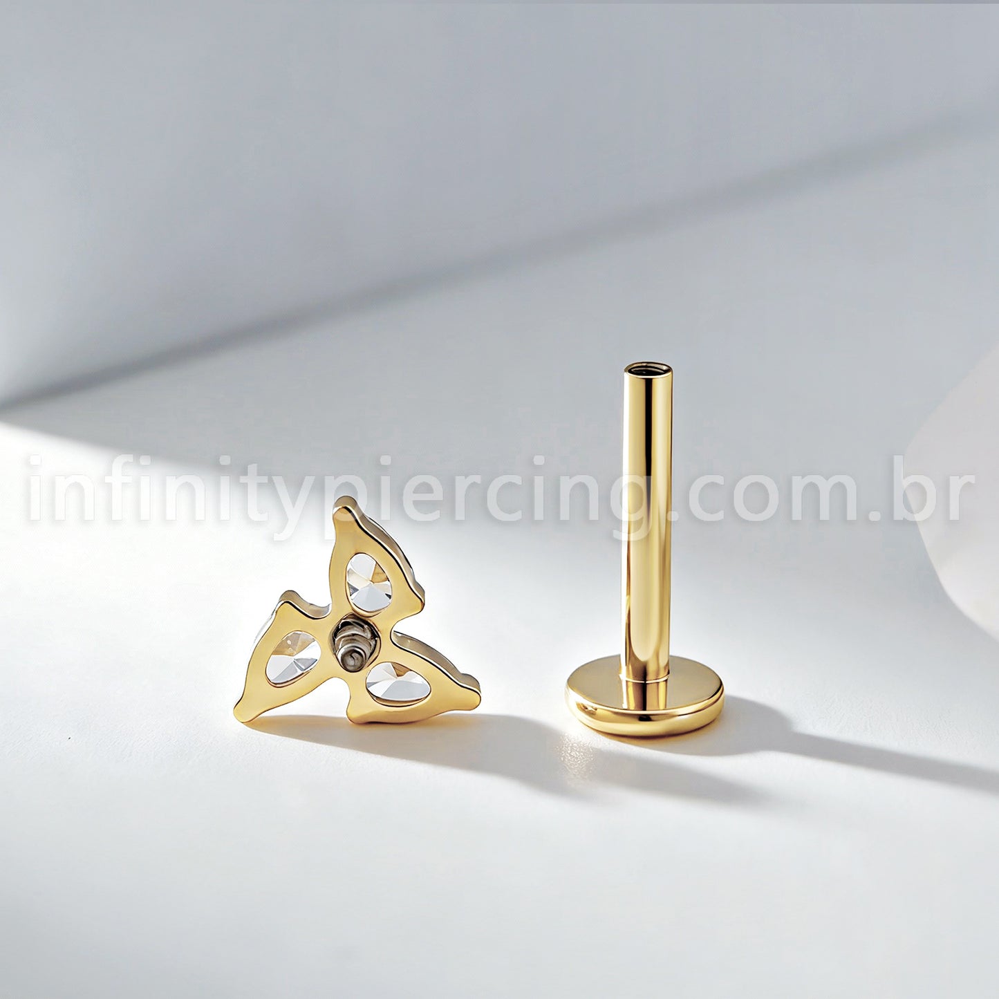 Piercing Labret Titânio Flor Zircônia Cravejada