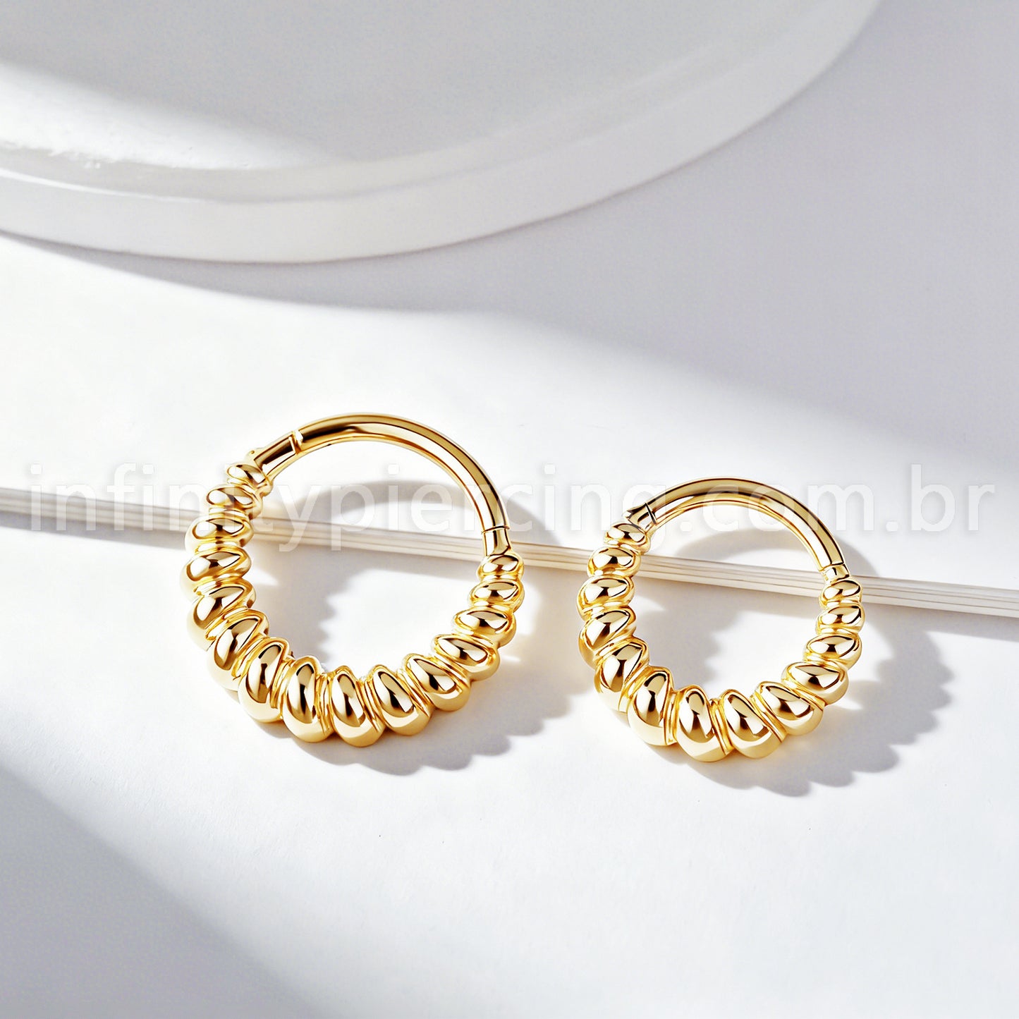 Piercing Argola Titânio Com Detalhe Torcido