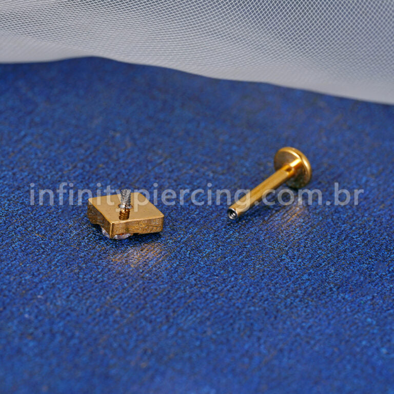 Piercing Labret Titânio Quadrado Com 2 Zircônia