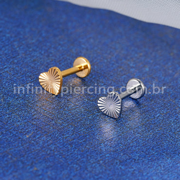 Piercing Labret Titânio Coração Detalhado