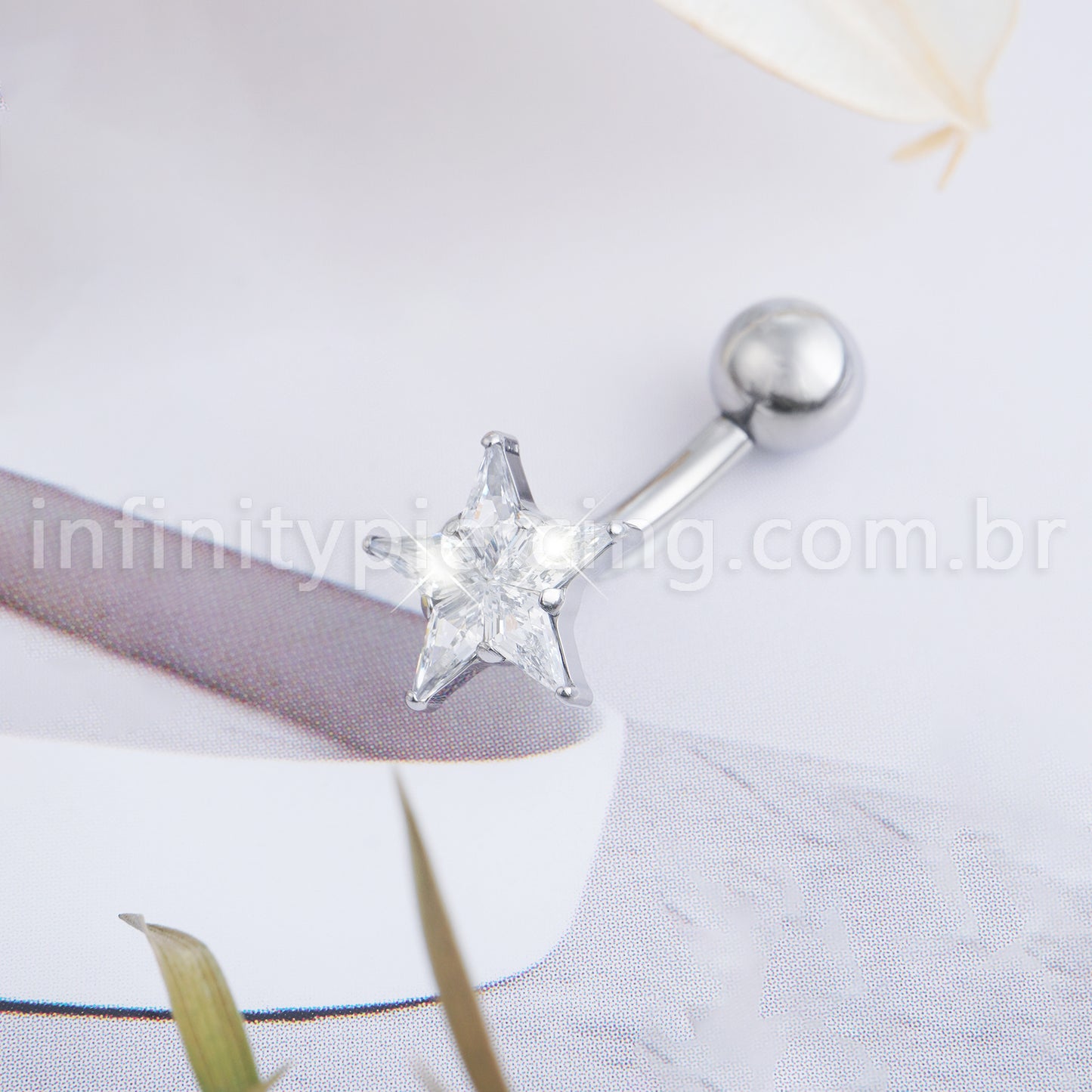 Piercing Banana Titânio Estrela Zircônia Cravejada