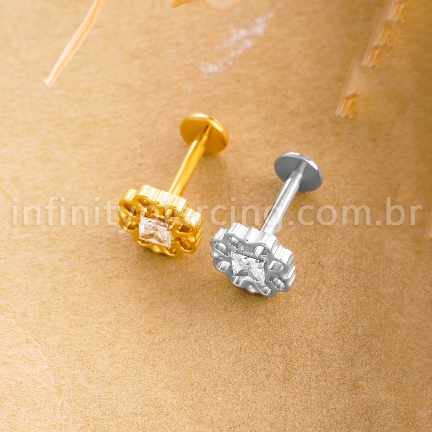 Piercing Labret Titânio Flor Com Zircônia Cravejada