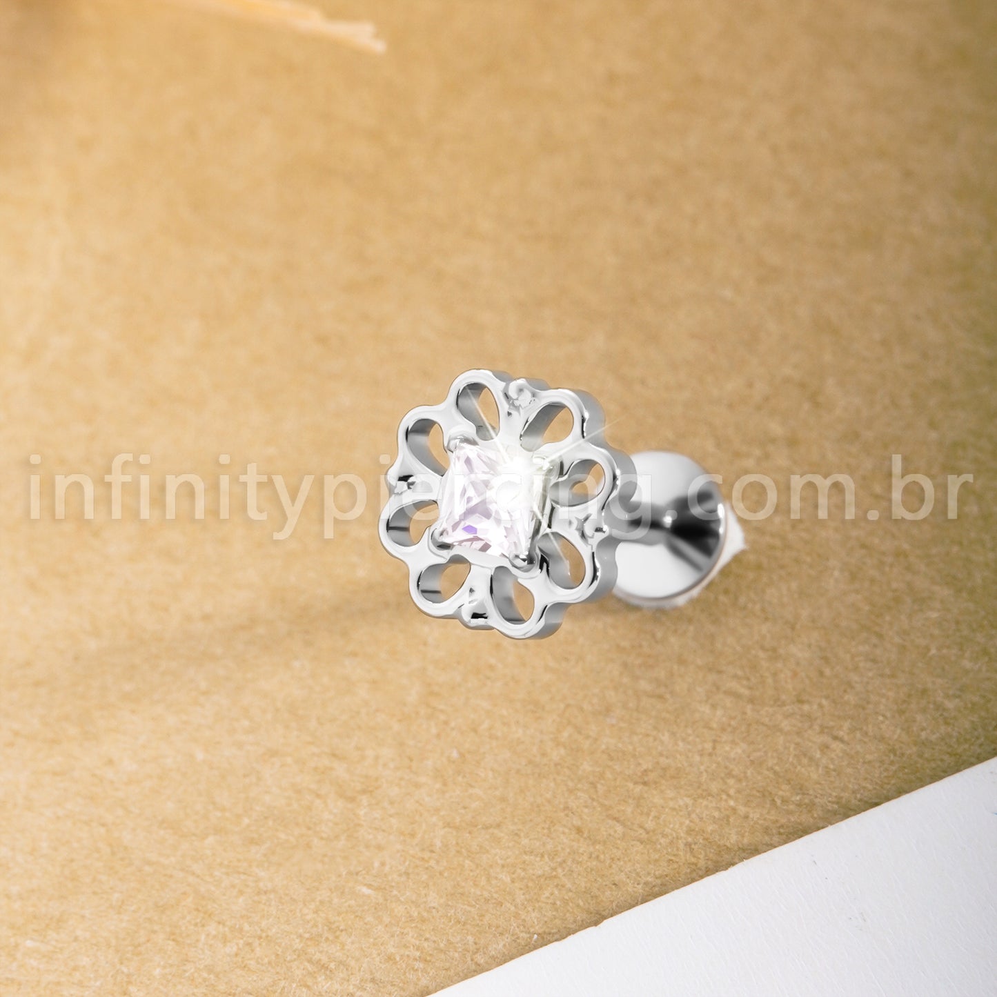 Piercing Labret Titânio Flor Com Zircônia Cravejada