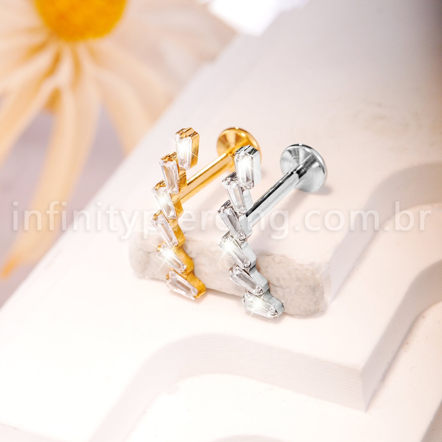 Piercing Labret Titânio Cluster Zircônia Cravejada