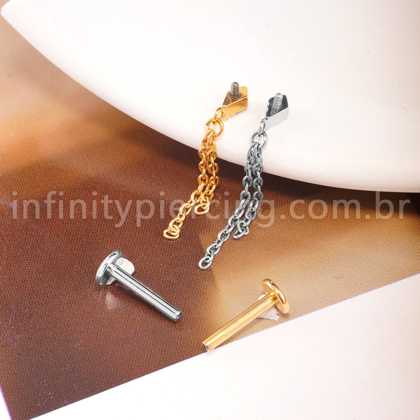 Piercing Labret Titânio Com Pingente Corrente