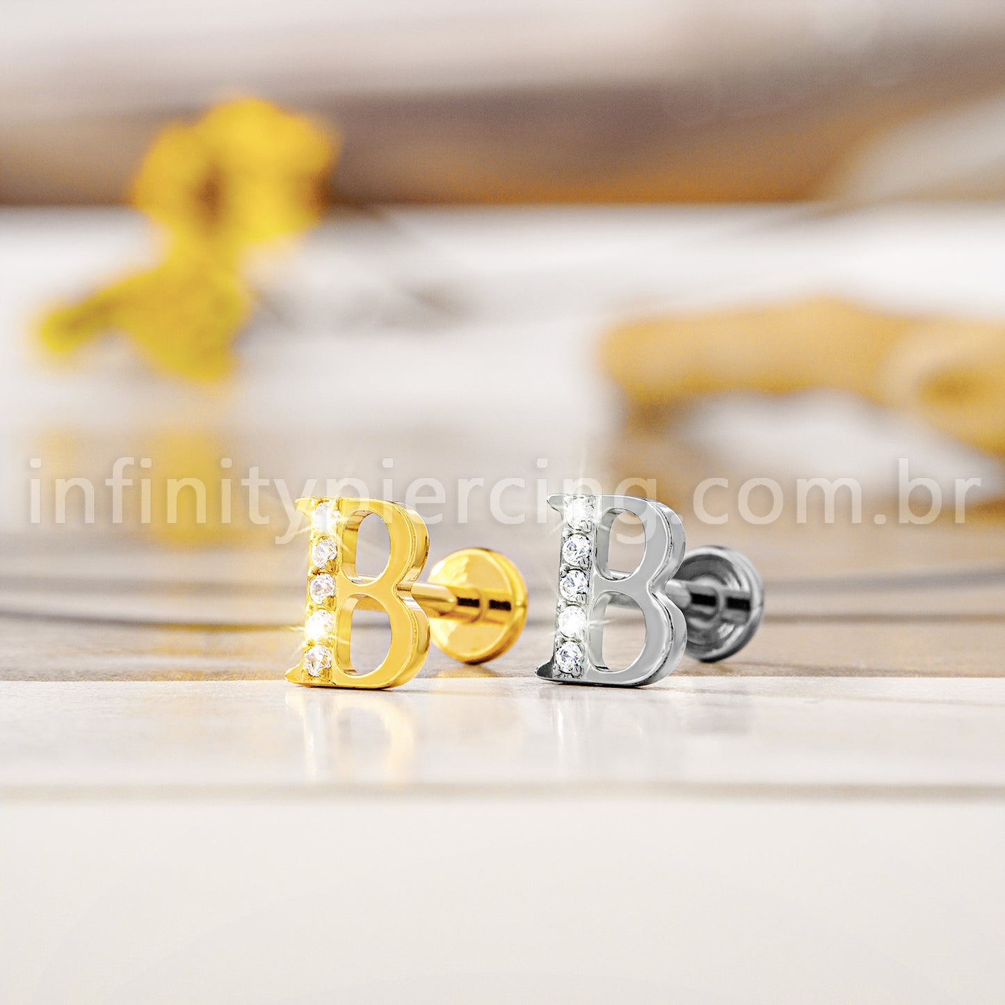 Piercing Labret Titânio Letras Com Zircônia Cravejada