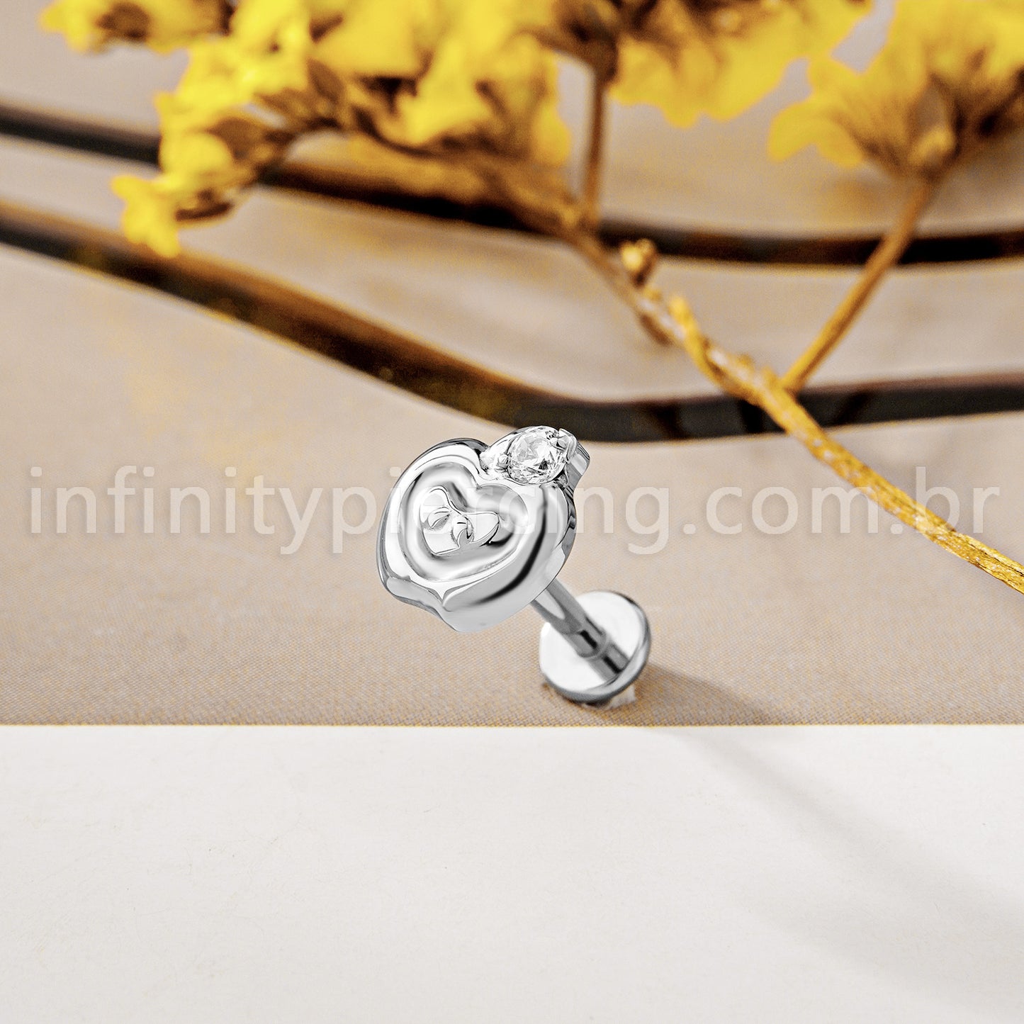 Piercing Labret Titânio Maça Zircônia Cravejada