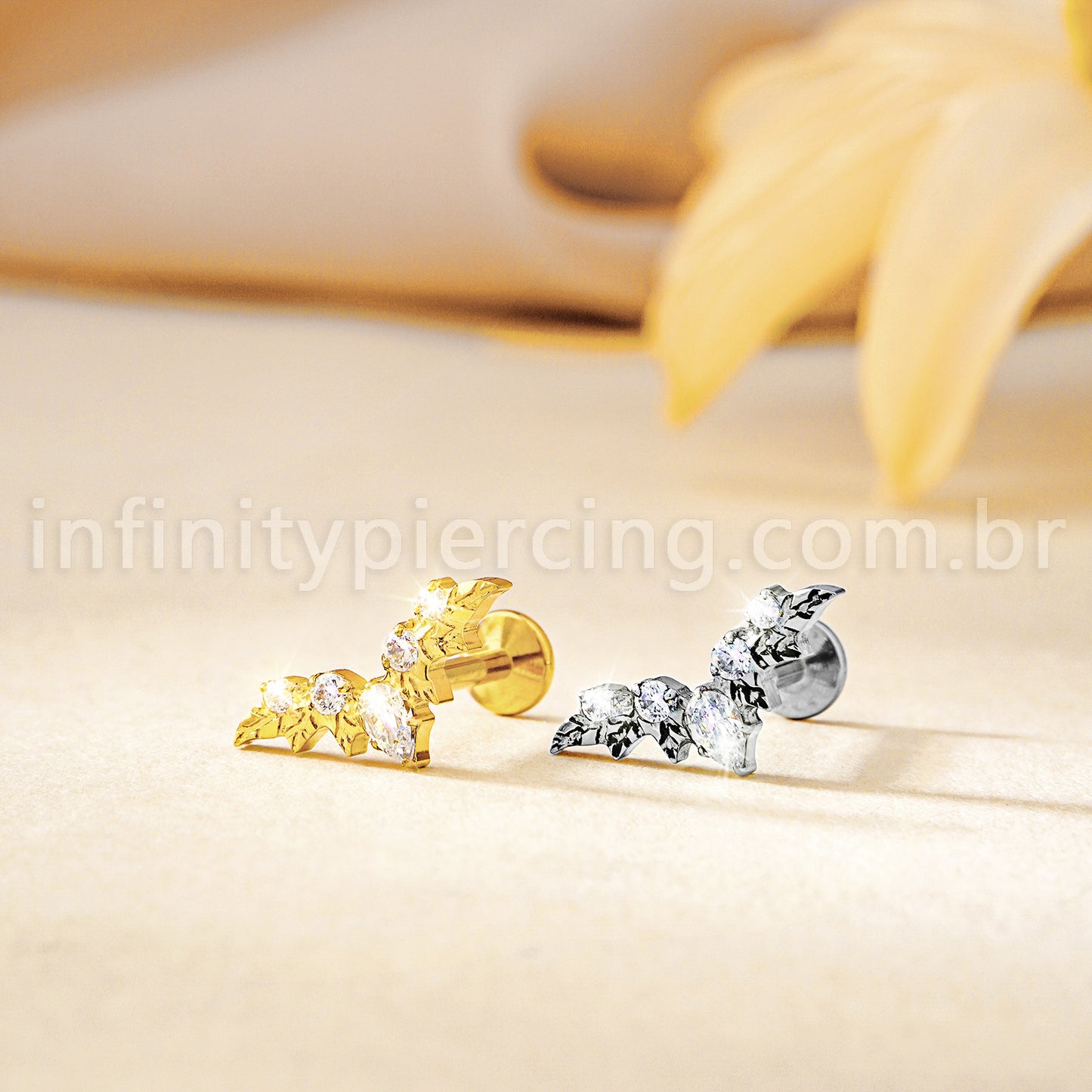 Piercing Labret Titânio Cluster Folhas Zircônia Cravejada