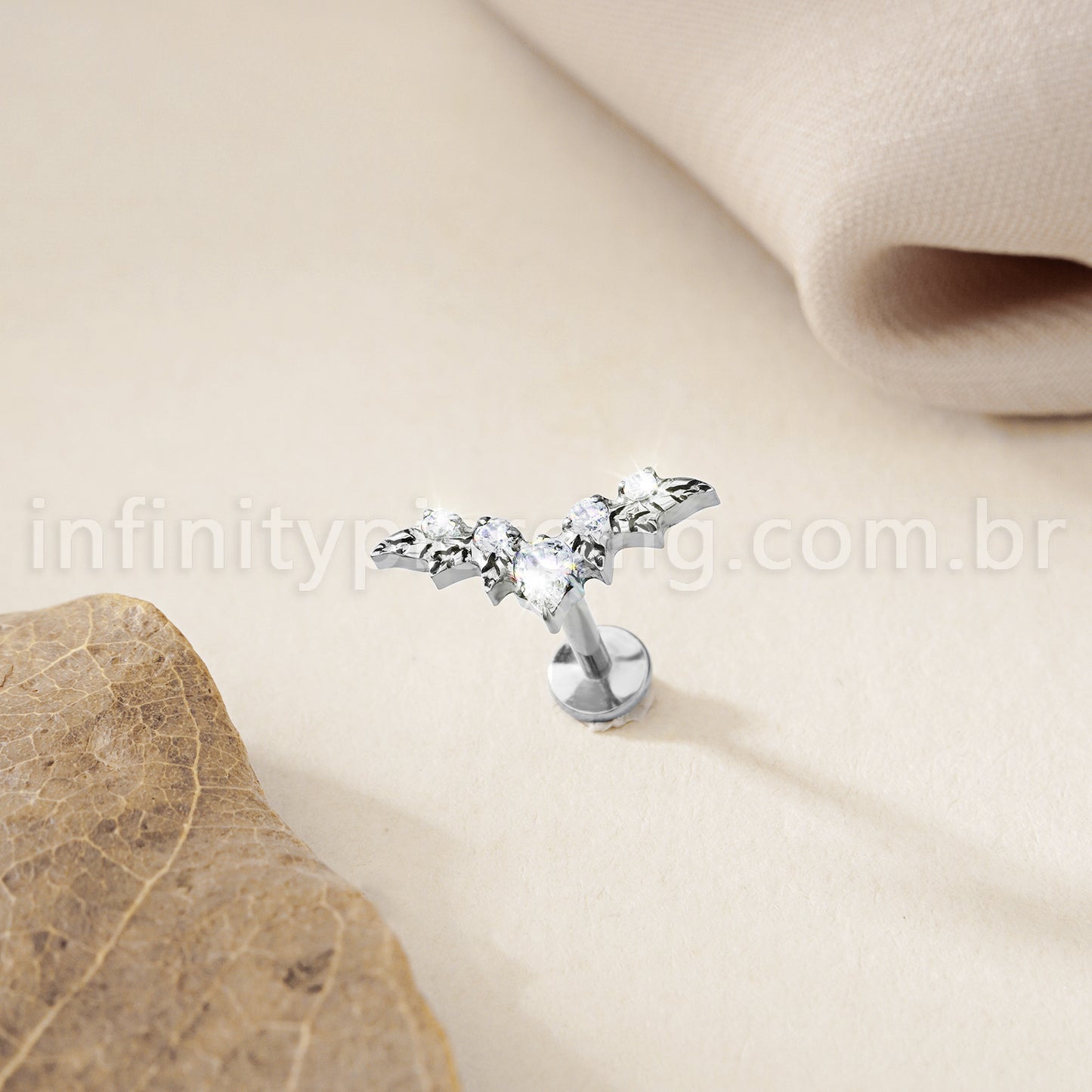 Piercing Labret Titânio Cluster Folhas Zircônia Cravejada