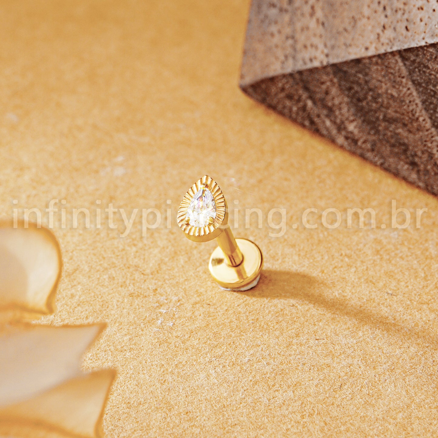 Piercing Labret Titânio Gota Zircônia Cravejada
