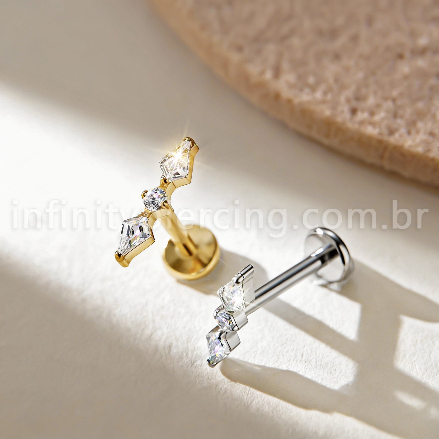 Piercing Labret Titânio 3 Zircônia Cravejada