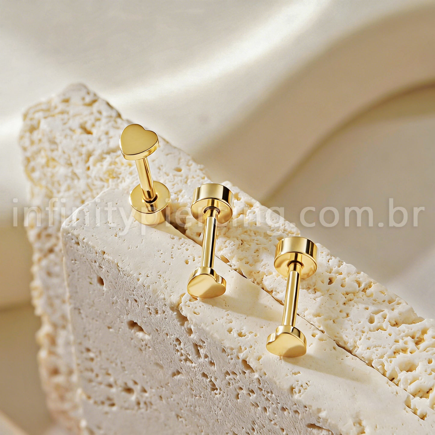 Brinco Titânio Coração Liso
