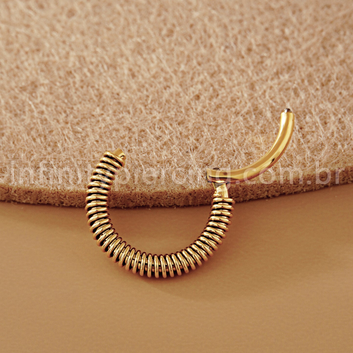 Piercing Argola Titânio Detalhe Arame