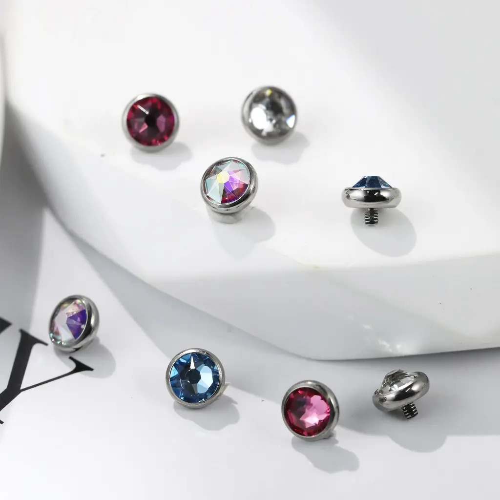Micropele De Titânio Perfurada Com Swarovski