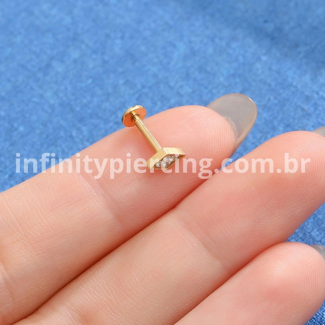 Piercing Labret Titânio Rosca Interna Losango Zircônia Cravejada