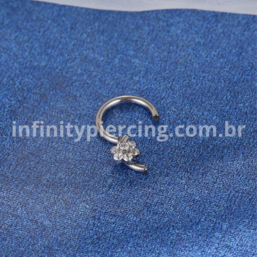 Piercing Argola Titânio Segmento Articulado Flor Zircônia Cravejada
