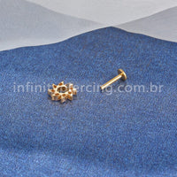 Piercing Labret Titânio Redondo Zircônias Oval Cravejadas