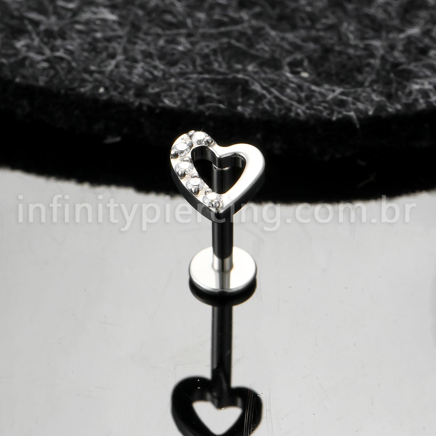 Piercing Labret Titânio Coração Com Zircônia Lateral