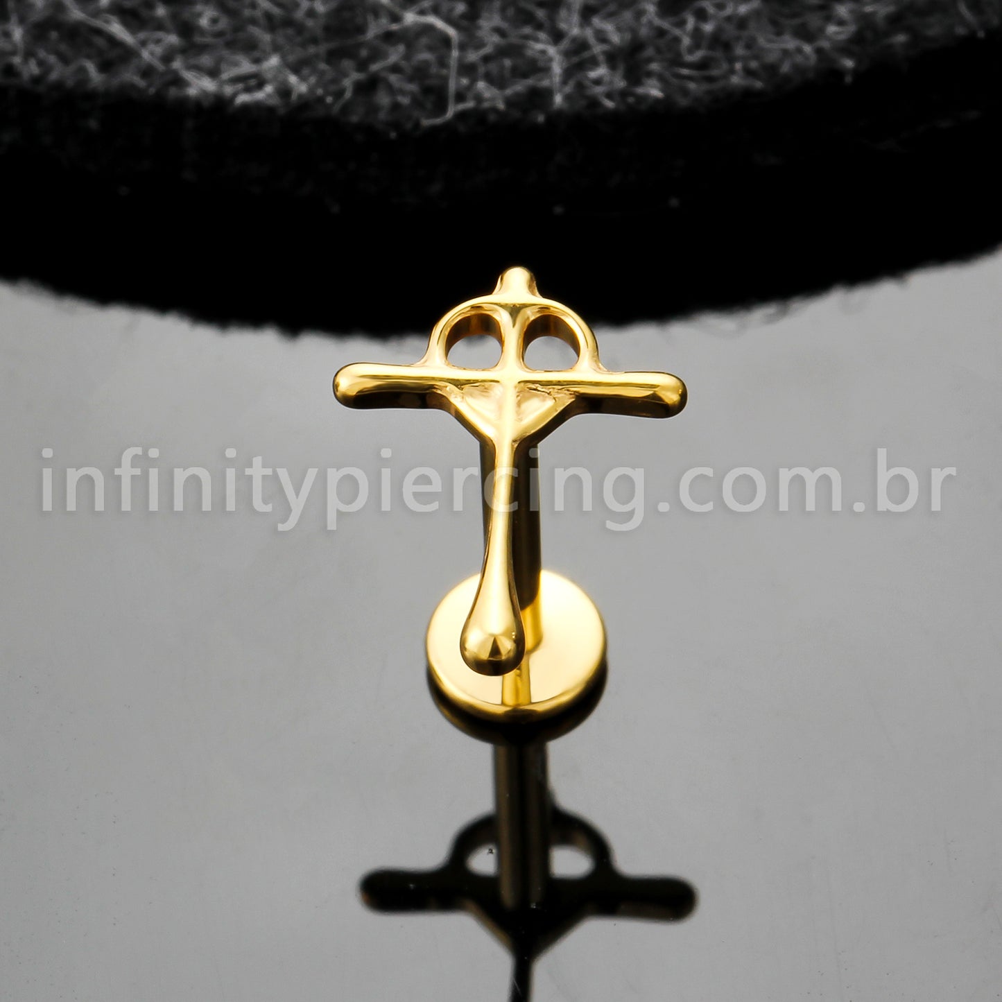 Piercing Labret Titânio Cruz Com Coração