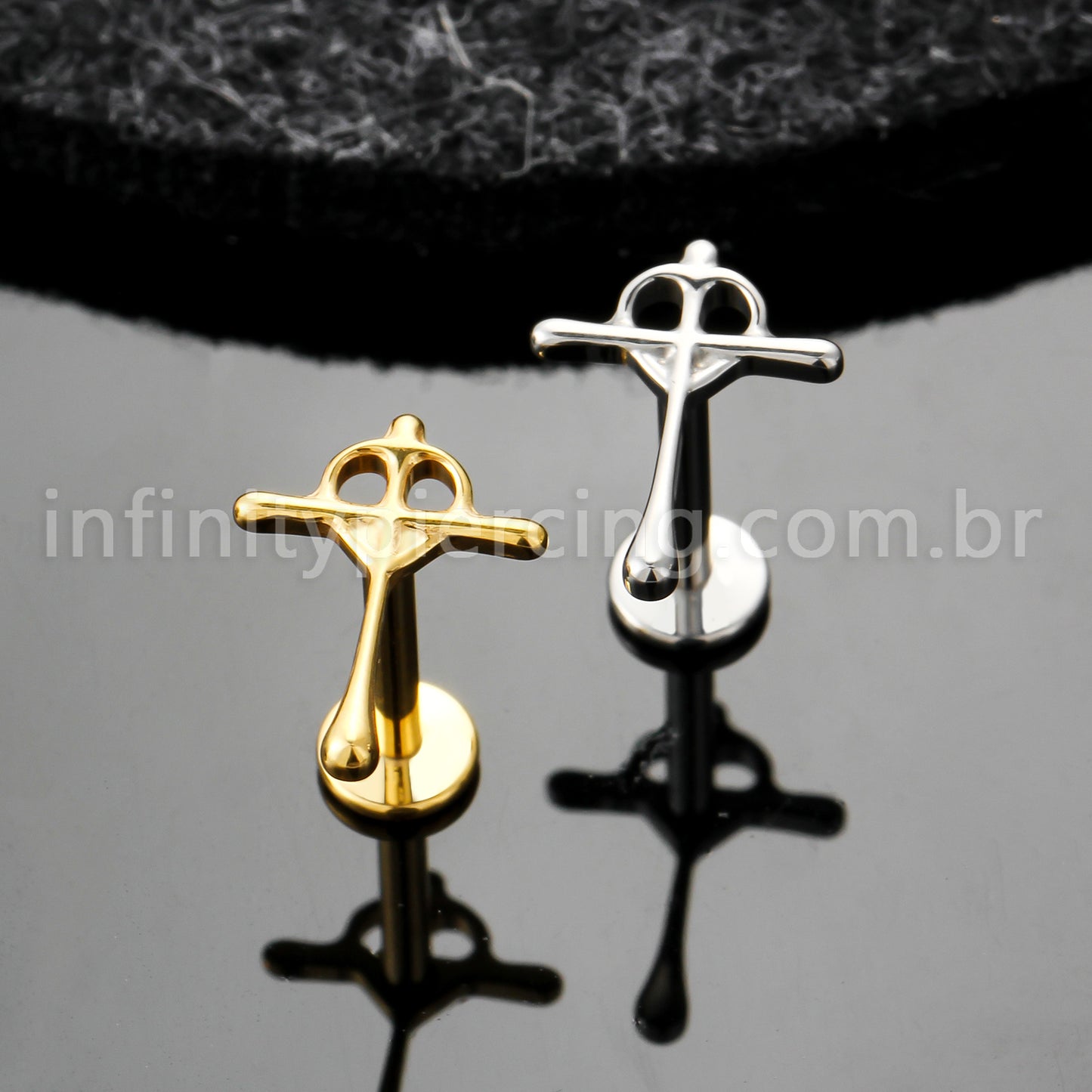 Piercing Labret Titânio Cruz Com Coração