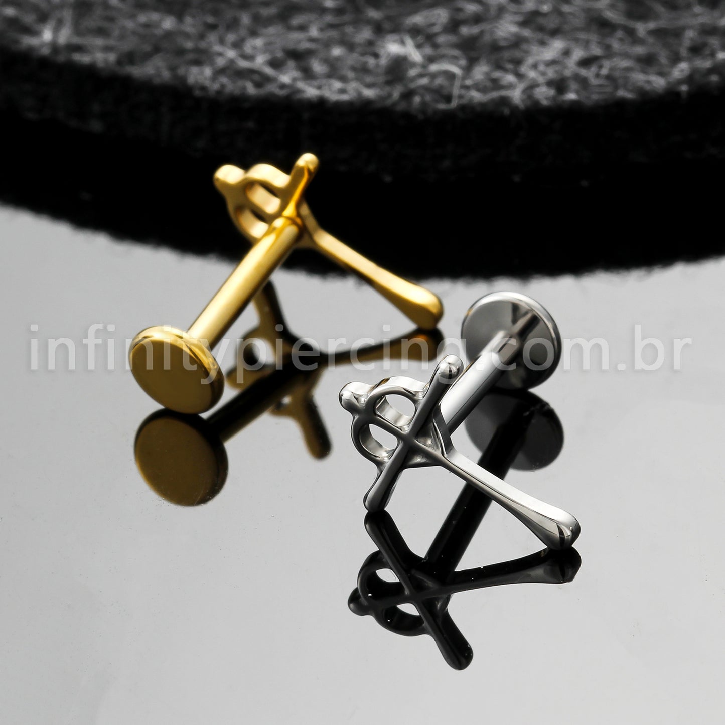 Piercing Labret Titânio Cruz Com Coração