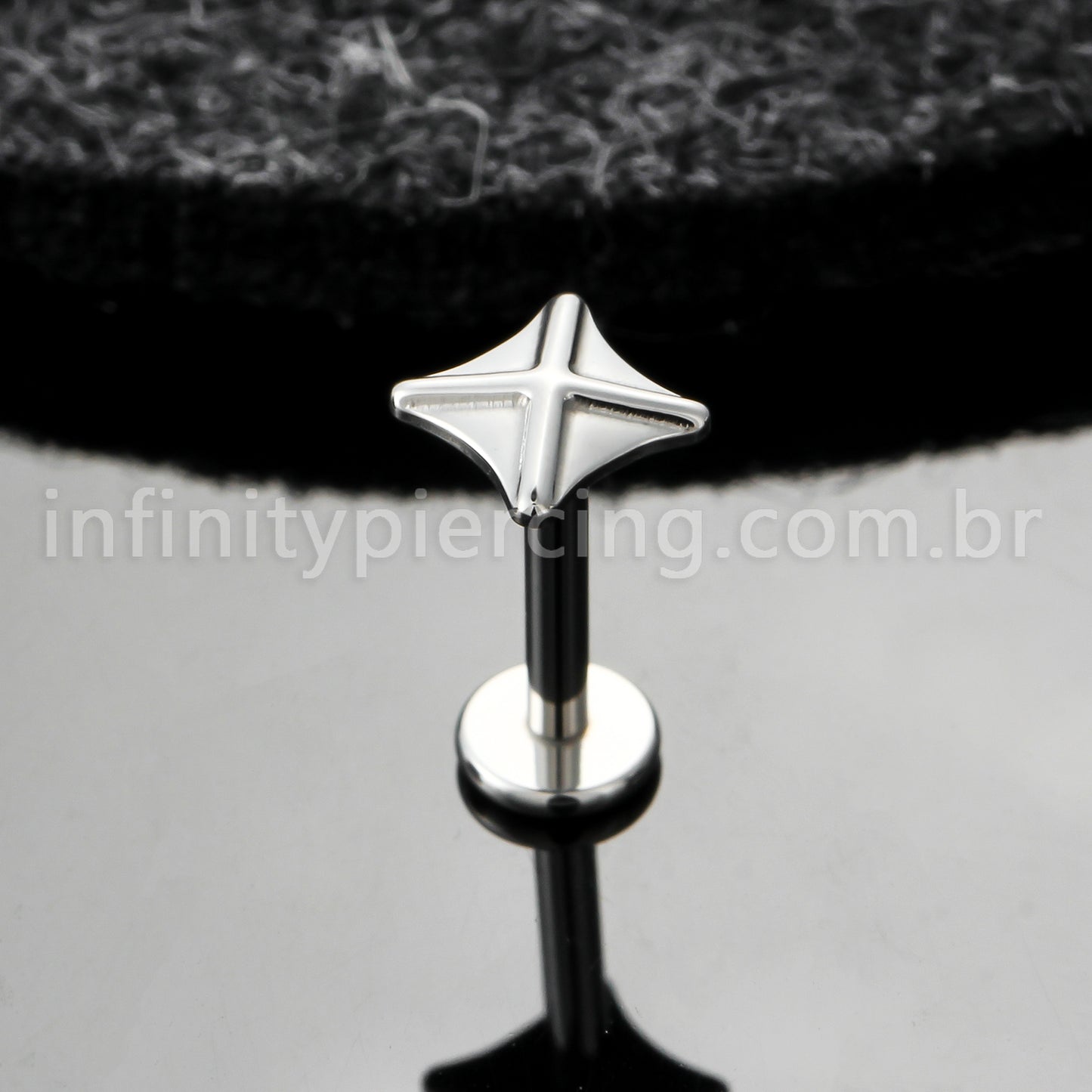 Piercing Labret Titânio Estrela Com 4 Pontas