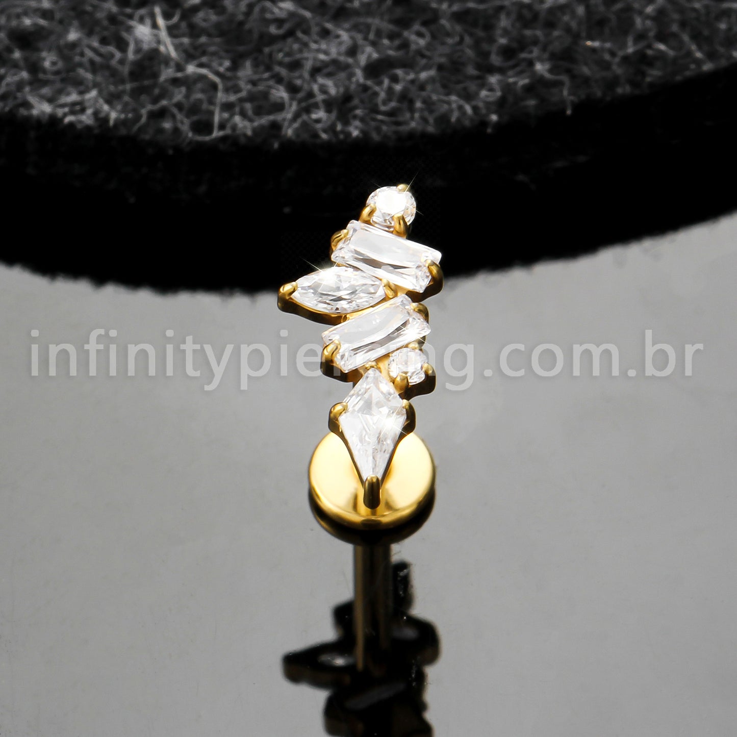 Piercing Labret Titânio Cluster Zircônia Cravejada