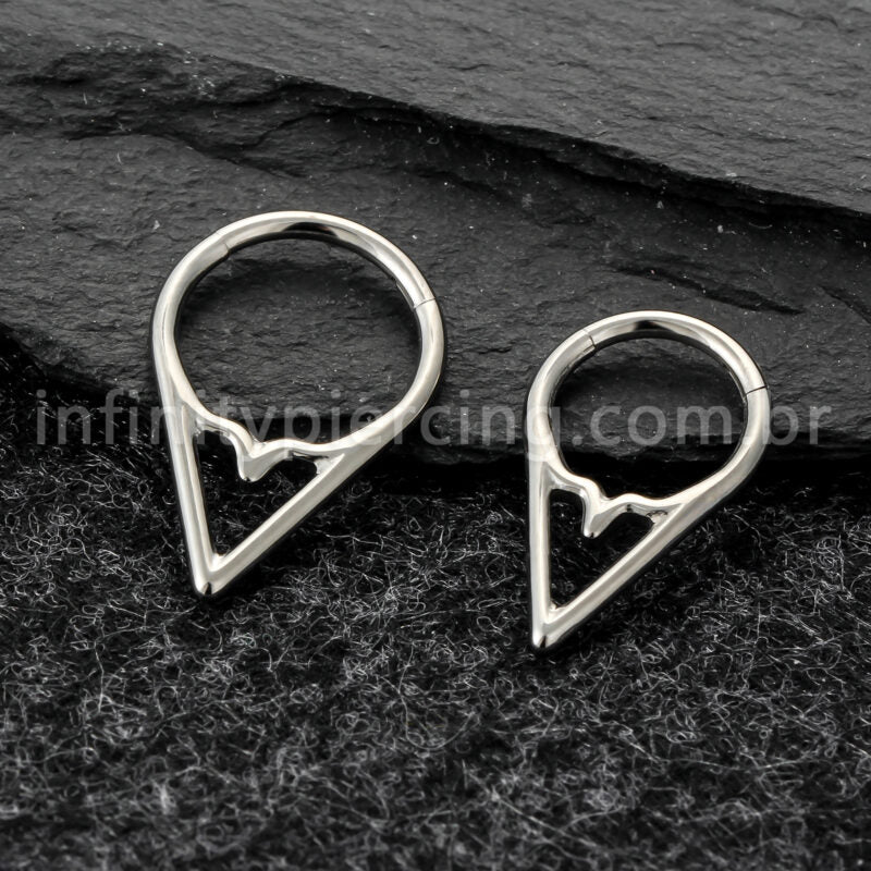 Piercing Argola Titânio Com Detalhe V