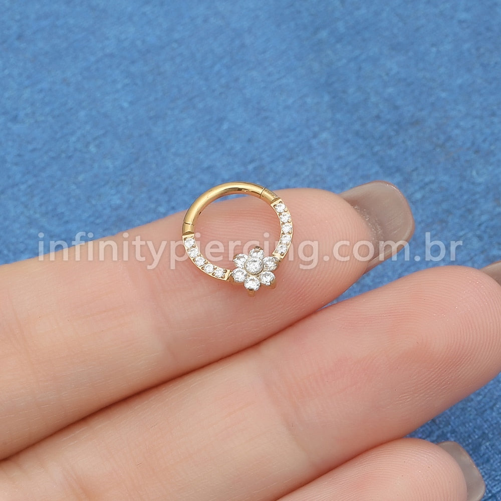 Piercing Argola Titânio Segmento Articulado Flor Zircônia Cravejada