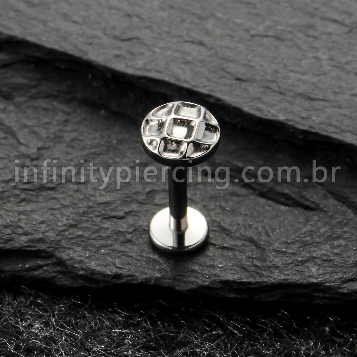 Piercing Labret Titânio Redondo Jogo Da Velha